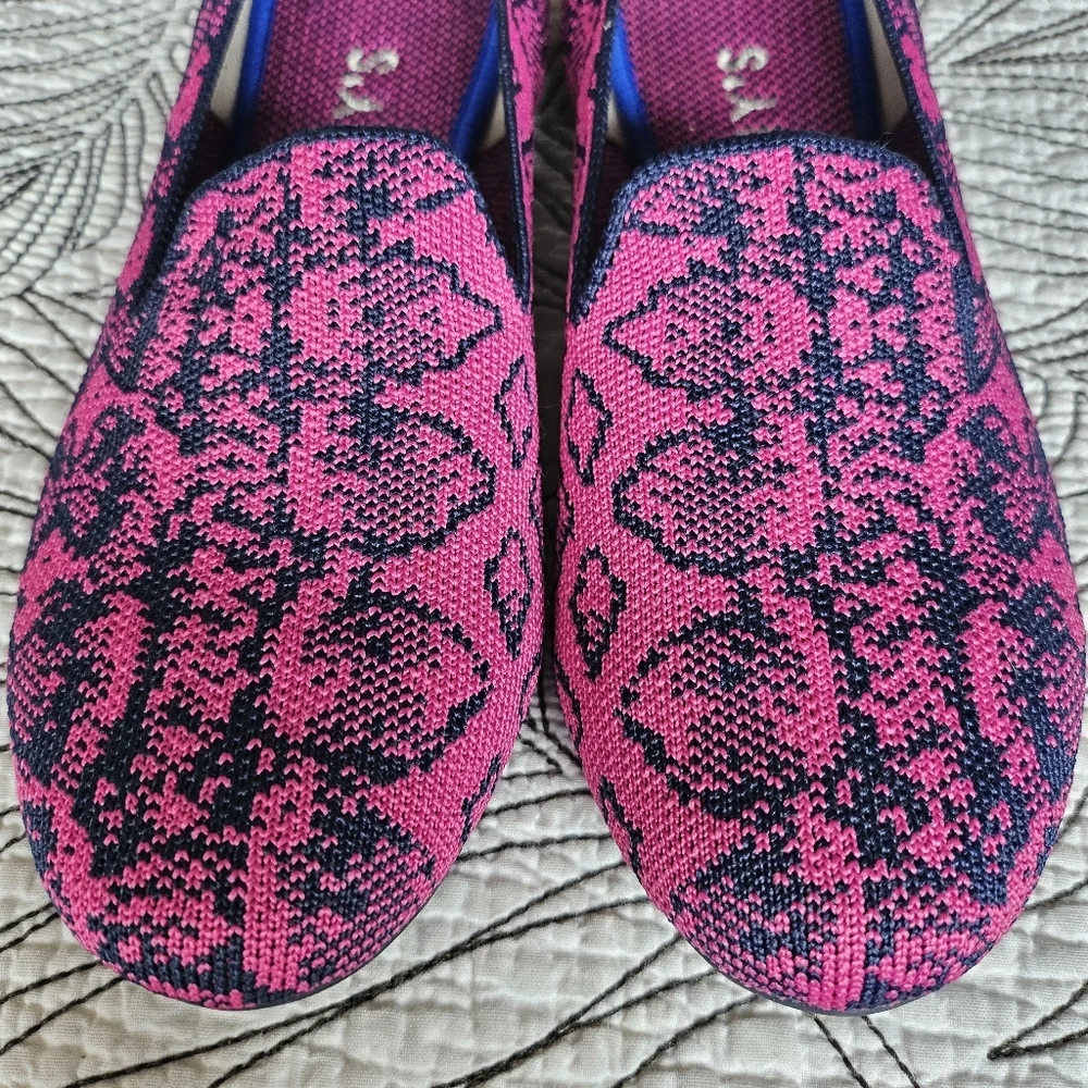 EUC RETIRED Rothy’s The Loafer Snake Fuschia Navy Women 6.5